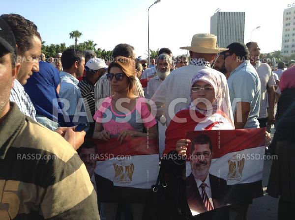 تظاهر العشرات بتونس تأييدا للشرعية ورفضا للانقلاب العسكري