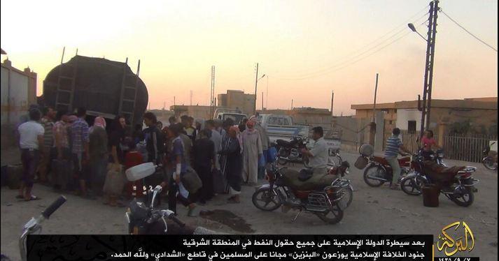 “الدولة الإسلامية” توزع الوقود مجانا لكسب التأييد الشعبي