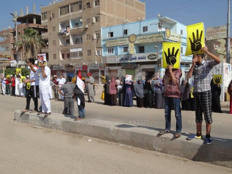 سلسلة بشرية بالحسينية تنديدًا بالعدوان الصهيوني على قطاع غزة