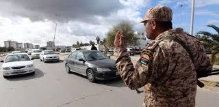 مواجهات عنيفة بين مسلحين بمطار طرابلس وتعليق للرحلات