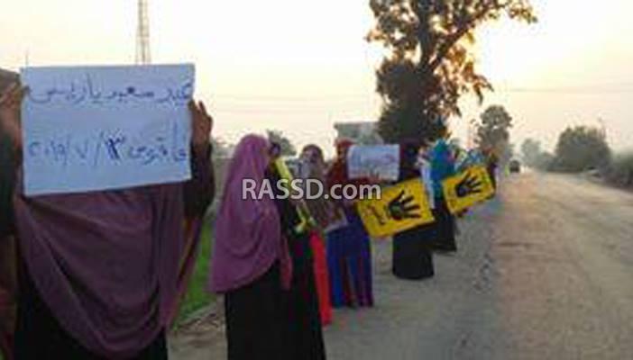 سلاسل بشرية بـ فاقوس وقلين تندد بحكم العسكر