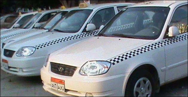 سائقو التاكسي الأبيض يلغون وقفتهم الاحتجاجية