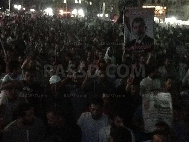 الآلاف بسوهاج ينددون بغلق الجامع الأزهر وبالانقلاب العسكري