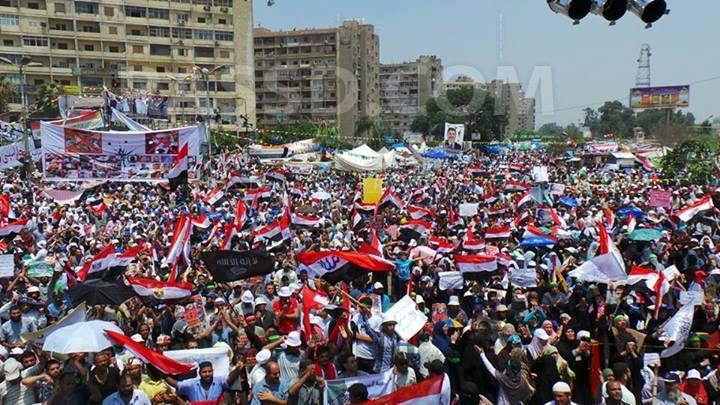 الآلاف يتظاهرون  بـ «رمسيس» رفضاً للانقلاب