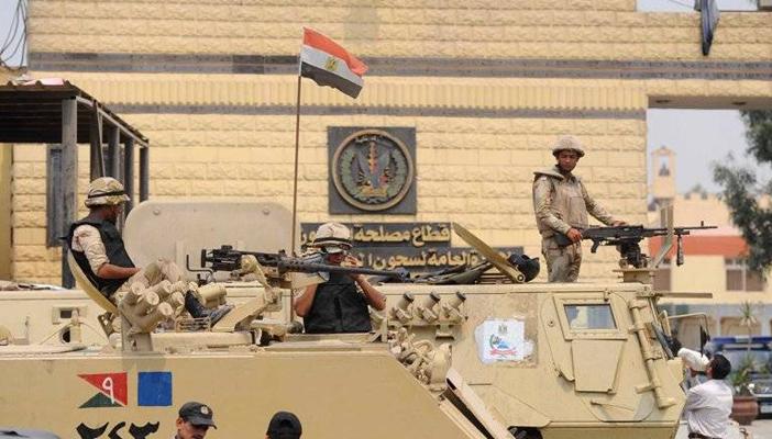 أمن “طره” يتعنت مع أهالي المعتقلين قبيل العيد