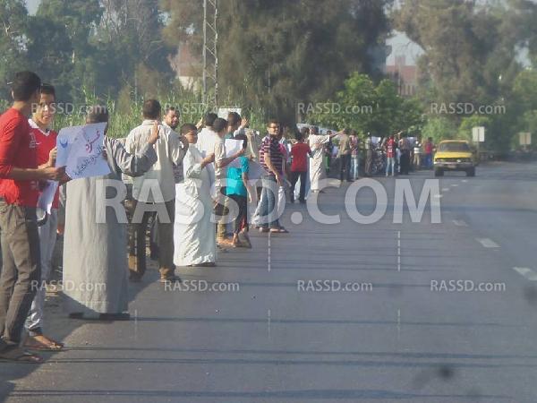 سلسلة بشرية في ميت غمر بالدقهلية تنديدا بما يحدث في غزة