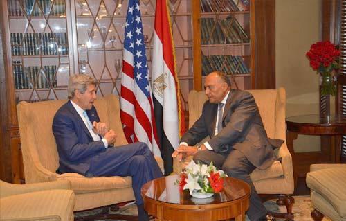 بعد دقائق من لقاء كيري.. شكري ينفي تعديل المبادرة المصرية