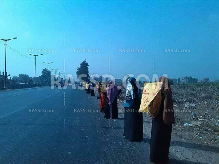 سلاسل بشرية صباحية ببركة السبع تنديدا بالعداون على غزة