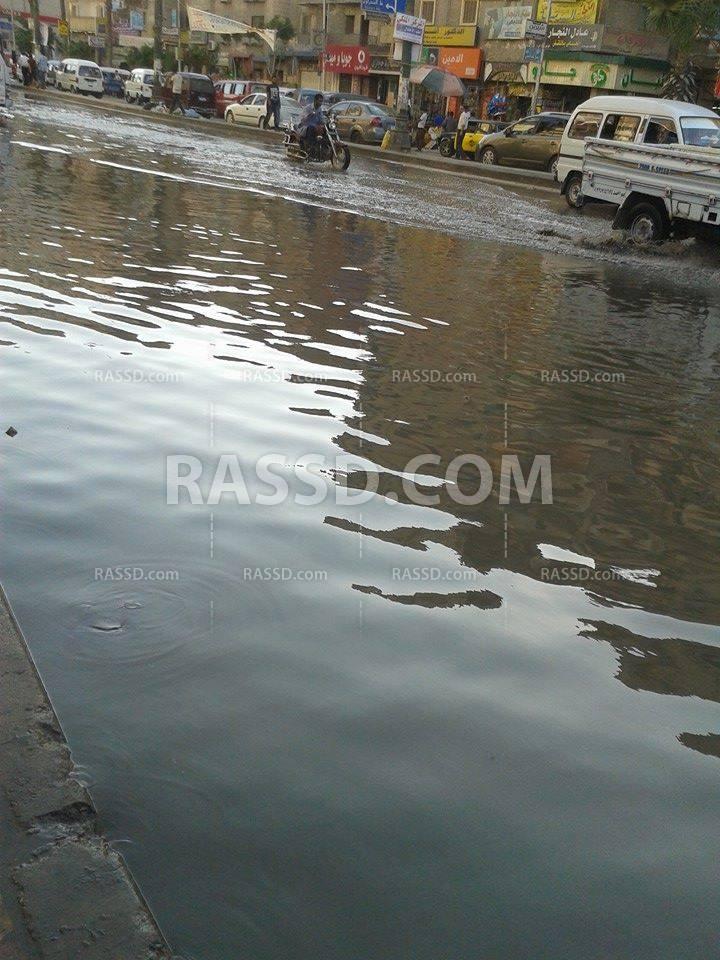 شوارع منطقة “الكيلو 21” بالإسكندرية تغرق في مياه الصرف الصحي