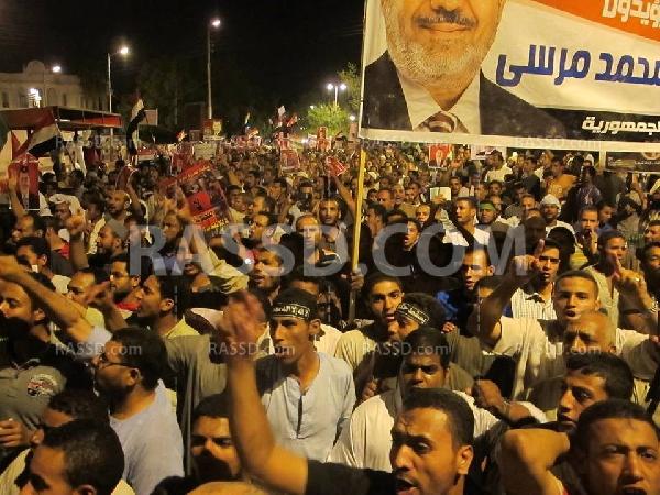 بالصور..فيضانات بشرية في قنا ترفض تفويض السيسي