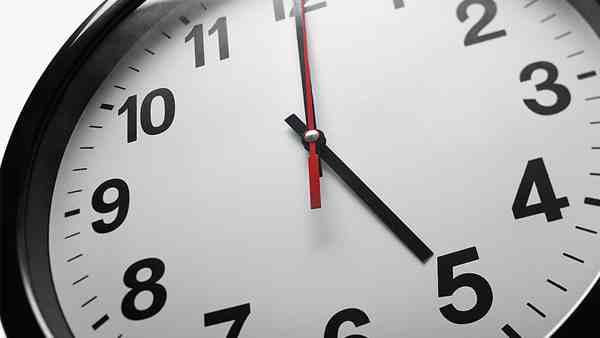 بدء العمل بالتوقيت الصيفي منتصف ليل الغد