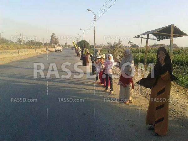 سلسلة بشرية في “بني حدير” ببني سويف دعمًا لـ”غزة”