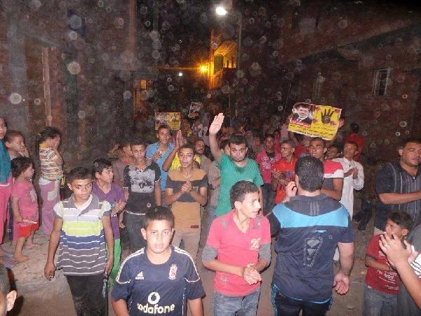 مسيرة ليلية تجوب شوارع “سمسطا” بـ”بني سويف”