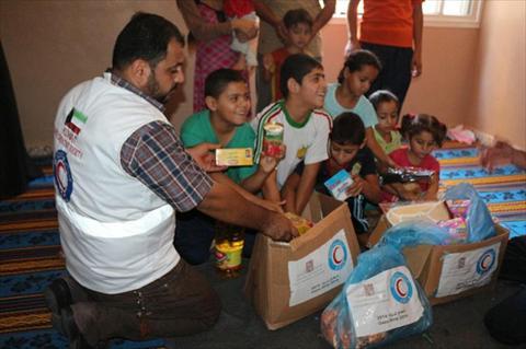 الهلال الأحمر الكويتي يوزع دفعة مساعدات خامسة لـ”غزة”