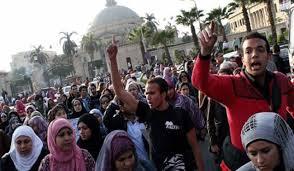 تظاهرة مفاجئة بجامعة القاهرة تنديدًا بالانقلاب العسكري