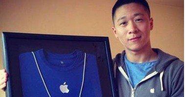 موظف سابق بـ”آبل” يبيع بطاقة عمله فى مزاد بـ 135 ألف دولار