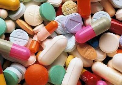 “الصيادلة”: نقص 1000 دواء في السوق المحلي