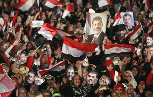 عاجل.. بلطجية يطلقون النار على مسيرة لأنصار مرسي بفيصل