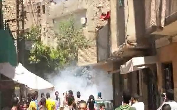 أمن الانقلاب يعتدي علي مسيرة بـ”الفيوم” بالغاز والخرطوش