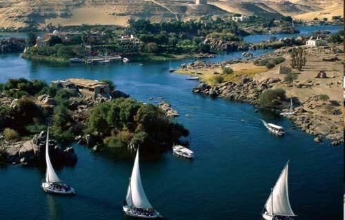 دعوى قضائية ضد محلب للطعن على قرار تقسيم أراضي النوبة