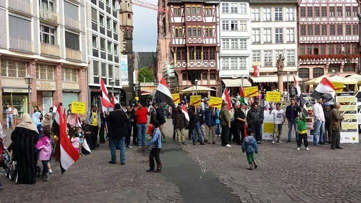 صور | تظاهرة في”ألمانيا” تضامنًا مع رافضي الانقلاب في ذكرى الفض