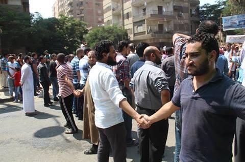 قناصة للجيش والشرطة بحلوان وسلاسل بشرية لحماية المتظاهرين