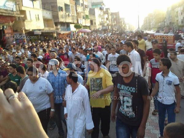 صور|أهالي الدقهلية في وداع الطالب “خالد السعيد”