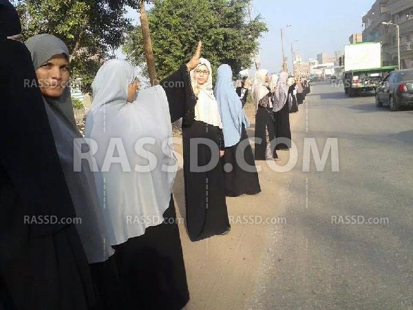 سلسلة نسائية بالسنبلاوين للمطالبة بالقصاص