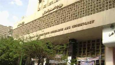 حملة الماجستير يشعلون النيران في شهاداتهم للمطالبة بتعيينهم