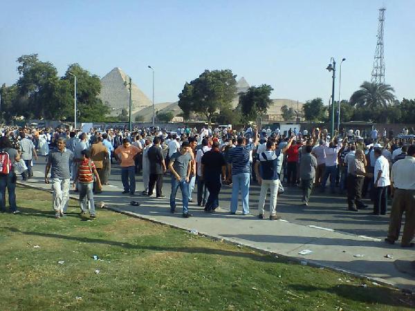 وقفة لرافضي الانقلاب أمام نادي الرماية