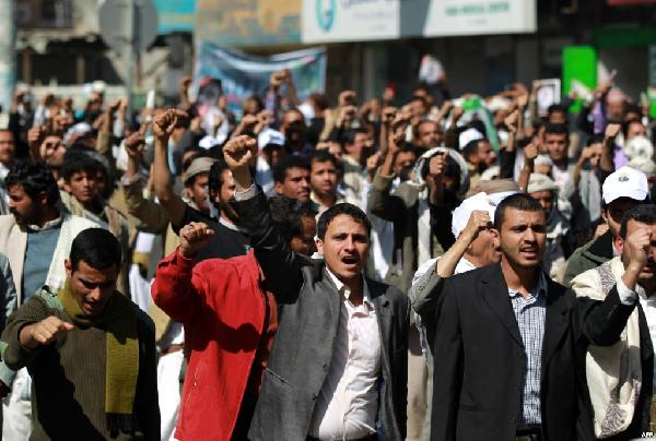 لليوم الـ4 .. الحوثيون يتظاهرون لإسقاط الحكومة اليمنية