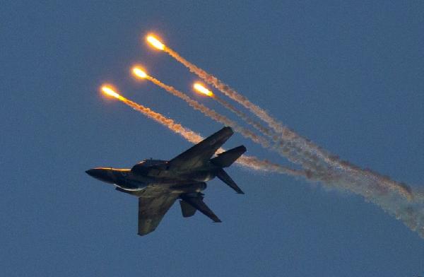 عاجل | طائرات الاحتلال تقصف مسجدًا بـ”خانيونس”