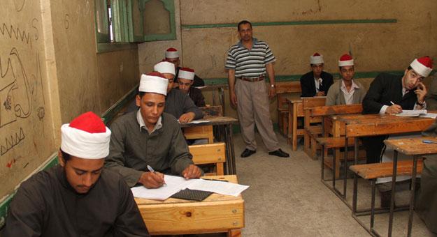 تداول امتحان الأحياء للثانوية الأزهرية بعد نصف ساعة من بدايته