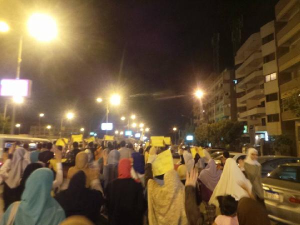 مسيرة بـ”المقطم” تنديداً بالأوضاع الاقتصادية