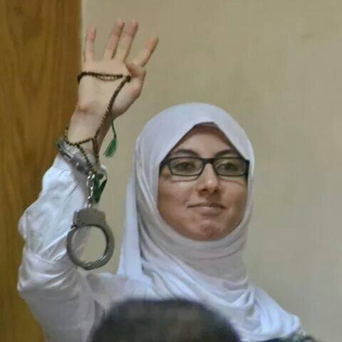 بعد 74 يومًا من الإضراب عن الطعام.. كريمة الصيرفي على الأسفلت