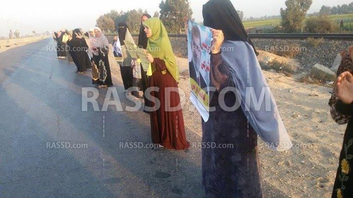 سلسلة بشرية بالدقهلية تندد بغلاء الأسعار