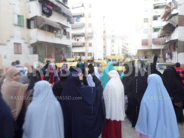 مسيرة في”بورسعيد” تنديدًا باستمرار حبس “رشا جعفر”