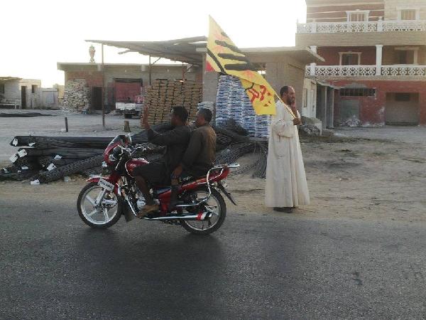 سلسلة بشرية بـ”بني سويف” رفضا للانقلاب