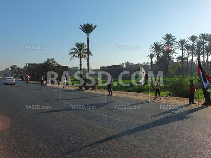 سلسلة بشرية لـ “7 الصبح” بالفيوم تنديدًا بسوء الأحوال المعيشية