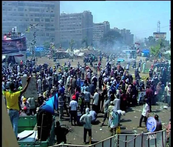 فيديو..قنص معتقل بعد القبض عليه في مجزرة رابعة