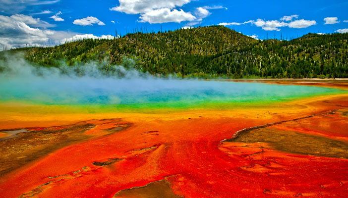 من بوابات الجحيم إلى عين الصحراء.. بالفيديو.. أشهر 10 مناظر خلابة