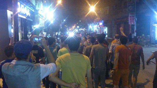 “شباب ضد الانقلاب” تتظاهر أمام مجلس مدينة دكرنس