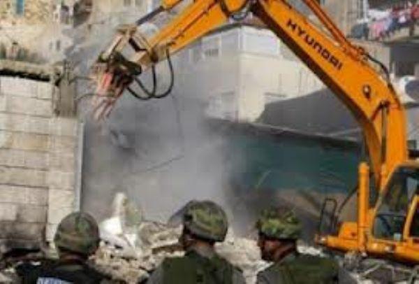 الاحتلال يهدم مصنعًا للألبان بالضفة الغربية