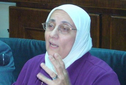 نادية مصطفى:صنع القرار ليس في الرئاسة و إنما في وزارة الدفاع