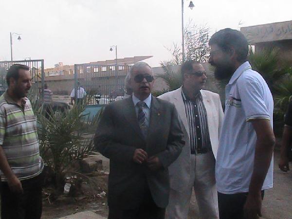 السروي في زيارة مفاجئة للمدارس في السويس وتهديد بنقل المخالفين