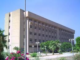 اشتعال مكتب أستاذ بـ”علوم” أسيوط بسبب انقطاع الكهرباء