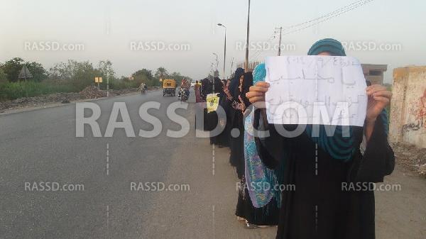 سلسلة بشرية في مسقط رأس “مرسي” بالشرقية