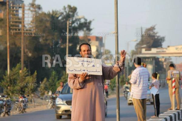 بالفيديو.. سلسلة بشرية بمركز أبو كبير بالشرقية