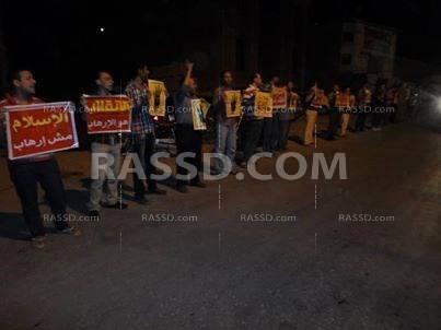 سلسلة بشرية أمام سوق الجمعة ببورسعيد ضد الانقلاب