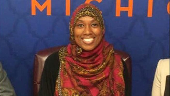 شركة “طيران أميركية” توقف مضيفة مسلمة عن العمل لرفضها تقديم الخمور